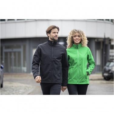 Logotrade Geschäftsgeschenke das Foto: Maxson Softshelljacke für Herren