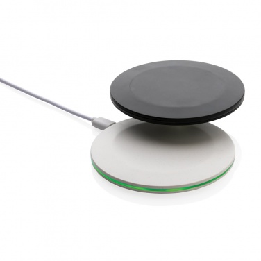Logotrade Geschäftsgeschenke das Foto: 15W-Wireless-Fast-Charger aus recyceltem RCS-Kunststoff