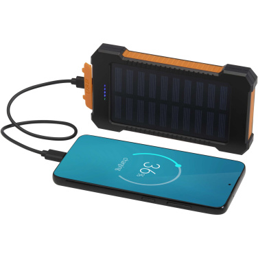 Logotrade Werbegeschenke das Foto: Altair 10 W 5000 mAh robuste Solar Powerbank aus recyceltem Kunststoff mit integrierter Taschenlampe