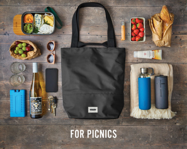 Logotrade Logogeschenke das Foto: Black+Blum isolierte 16L Trage- & Kühltasche