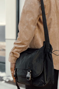 Logotrade Logogeschenke das Foto: KENTO URBAN 15,6" Messenger aus RCS recyceltem Nylon