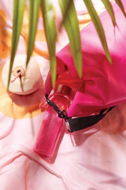 Logotrade firmakingituse foto: VINGA Lean tritaanist veepudel