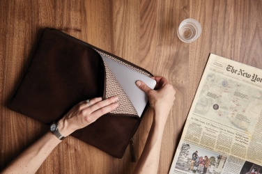 Logotrade meene foto: VINGA Huntoni sülearvuti ümbris