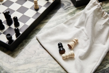 Logo trade ärikingi pilt: VINGA Chess kohvilauamäng
