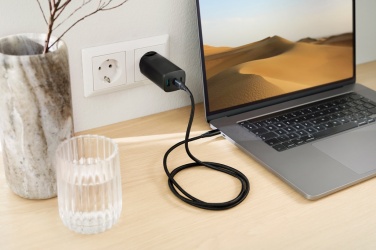 Logotrade firmakingitused pilt: Philipsi 65 W ülikiire PD 3-pordiline USB seinalaadija