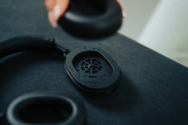 Logo trade reklaamkingitused foto: Irvine RCS taaskasutatud ja parandatavad ANC juhtmevabad kõrvaklapid