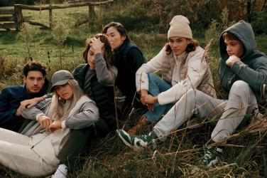 Logotrade firmakingitused pilt: Iqoniq Meru naiste taaskasutatud polüestrist vest