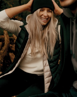 Logotrade reklaamkingitused pilt: Iqoniq Meru naiste taaskasutatud polüestrist vest