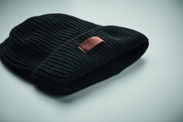 Logo trade ärikingi pilt: Talvekomplekt taaskasutatud materjalist, kindad, müts ja sall