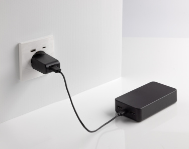 Logo trade ärikingi pilt: Boostcore RCS taaskasutatud plastist akupank 20 000 mAh USB C