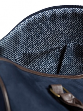 Logo trade mainoslahjat ja liikelahjat kuva: VINGA Hunton viikonloppulaukku