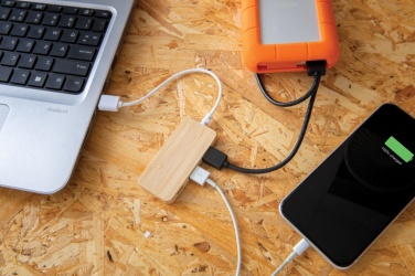 Logotrade liikelahja tuotekuva: Bambuinen USB tyypin C hub