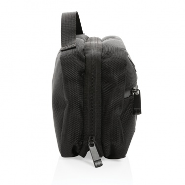 Logotrade mainoslahjat ja liikelahjat tuotekuva: Swiss Peak AWARE™ RPET Voyager toilettilaukku