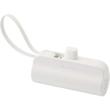Logotrade liikelahja mainoslahja kuva: Alnair 5 000 mAh:n ja 10 W:n kierrätetystä muovista valmistettu Type-C-varavirtalähde, jossa sisäänrakennettu jalusta ja 2-in-1-kaapeli