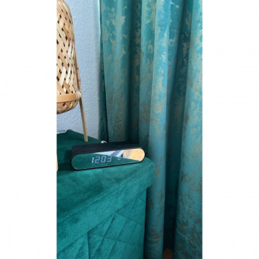 Logotrade mainoslahja ja liikelahja kuva: Herätyskello ja langaton laturi ADELAIDE