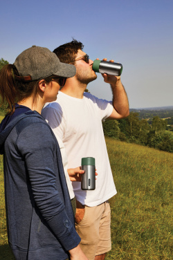 Logotrade mainoslahjat ja liikelahjat tuotekuva: Musta+Blum-eristetty matkamuki ruostumatonta terästä