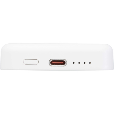 Logotrade verslo dovanos nuotrauka: „Acrab“ 5000 mAh 15 W magnetinė belaidė išorinė baterija su 20 W PD – pagaminta iš perdirbto plastiko