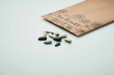 Logotrade ziemassvētku dāvanas foto: Saulespuķu sēklas aploksnē