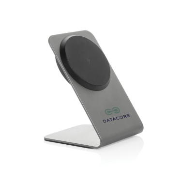 Logotrade profilprodukter bild: Terra aluminium 15W magnetisk trådlös telefonställ för mobil