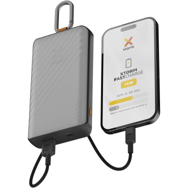 Logotrade reklamprodukter bild: Xtorm XG2S101 Go2 10 000 mAh 15 W solcellsdriven powerbank med belysning 