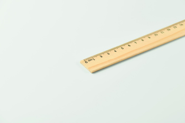 Logotrade reklamprodukter bild: Trälinjal 20 cm