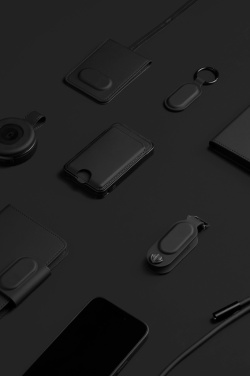 Logotrade presentreklam bild: VINGA Baltimore RCS Passport Cover With Finder Dual