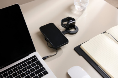 Logotrade reklamprodukter bild: VINGA Baltimore RCS 2-in-1 Wireless 15W Travel Charger