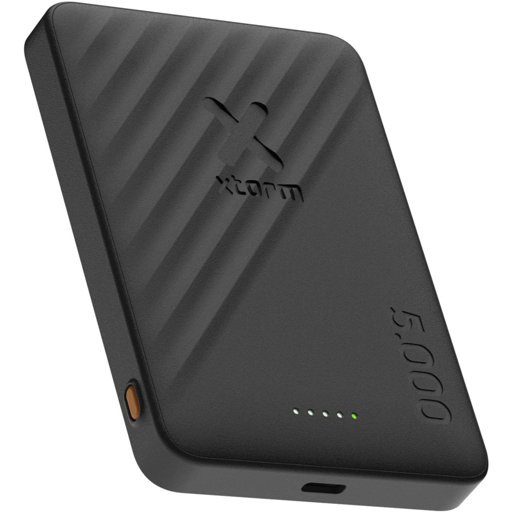 Logotrade reklamprodukter bild: Xtorm Go2 trådlös powerbank på 15 W, 5 000 mAh